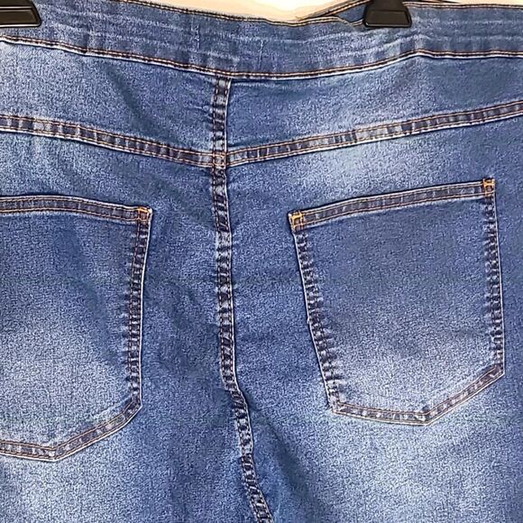 Pretty Little Thing-High Waisted,Distressed,Stretchy Skinny Jeans, Size 26, NWT - Picture 5 of 8